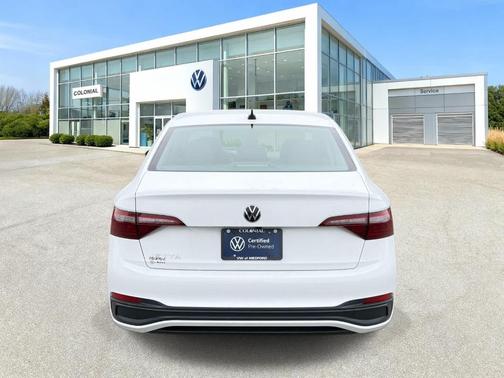 Pure White 2023 Volkswagen Jetta 1.5T S