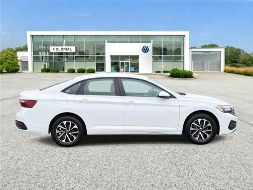 Pure White 2023 Volkswagen Jetta 1.5T S