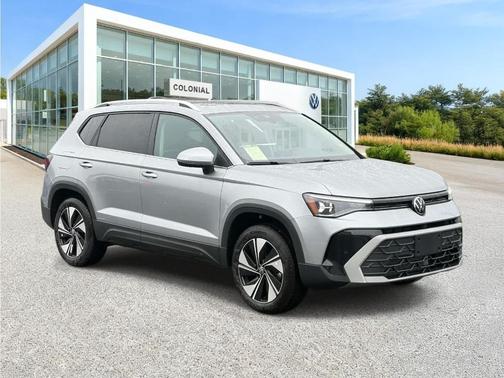 Pyrite Silver Metallic 2026 Volkswagen Taos 1.5T SE