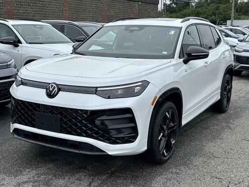 2025 Volkswagen Tiguan 2.0T SE R-Line Black
