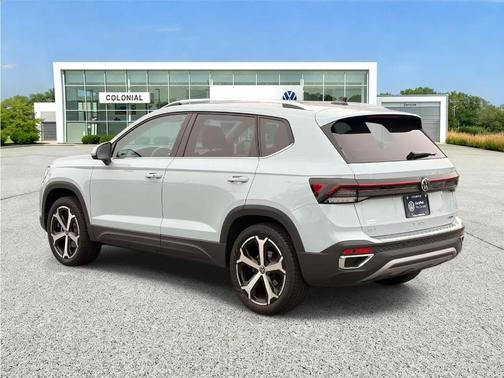 Alpine Grey 2025 Volkswagen Taos 1.5T SEL