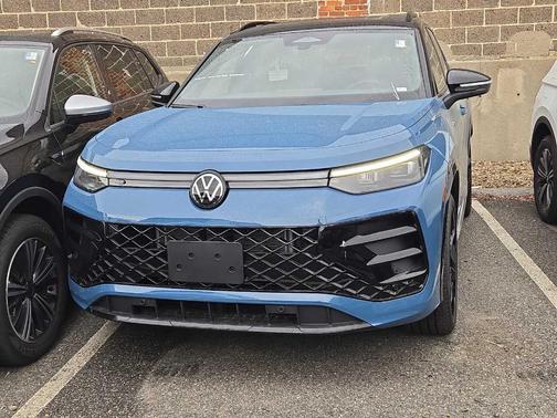 2025 Volkswagen Tiguan 2.0T SE R-Line Black