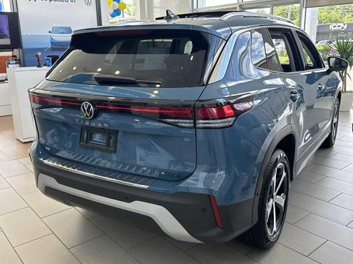 2025 Volkswagen Tiguan 2.0T SE