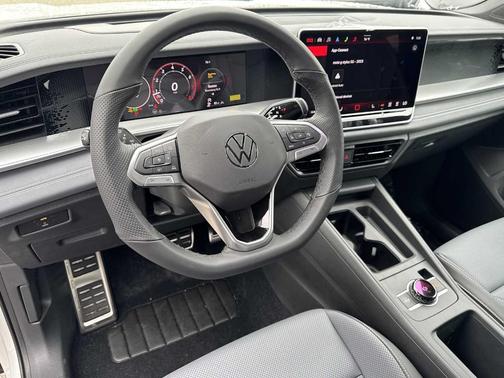2025 Volkswagen Tiguan 2.0T SE R-Line Black