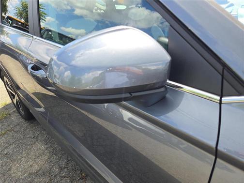 Platinum Gray Metallic 2025 Volkswagen Taos 1.5T SEL