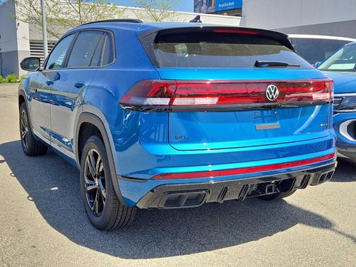 2025 Volkswagen Atlas Cross Sport 2.0T SEL R-Line Black