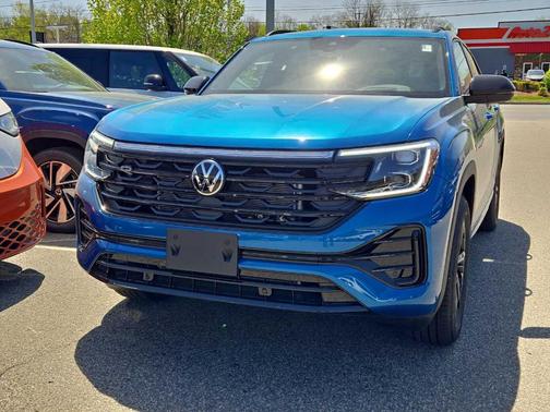 2025 Volkswagen Atlas Cross Sport 2.0T SEL R-Line Black