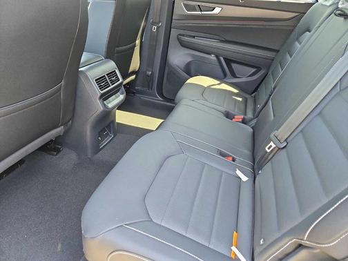 2025 Volkswagen Atlas Cross Sport 2.0T SEL R-Line Black