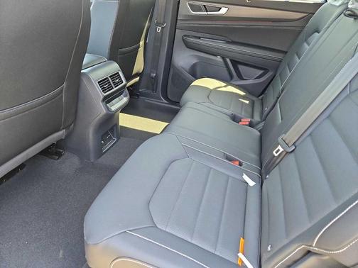 2025 Volkswagen Atlas Cross Sport 2.0T SEL R-Line Black