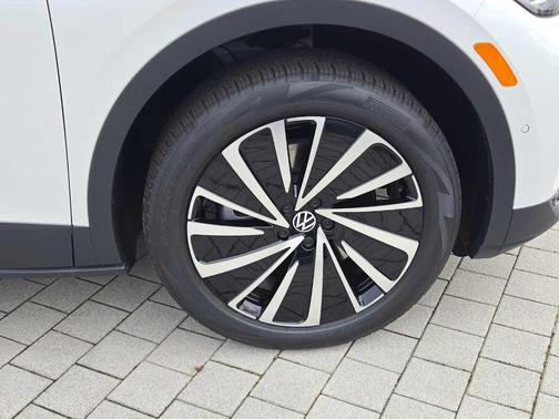 2025 Volkswagen ID.4 Pro