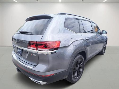 2022 Volkswagen Atlas 3.6L SE w/Technology