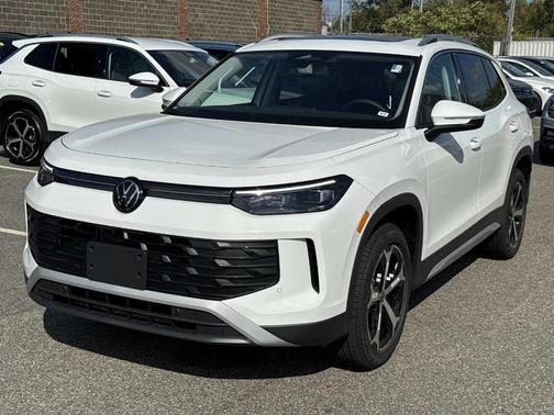 2025 Volkswagen Tiguan 2.0T SE