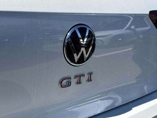 2025 Volkswagen Golf GTI 2.0T SE