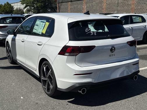 2025 Volkswagen Golf GTI 2.0T SE
