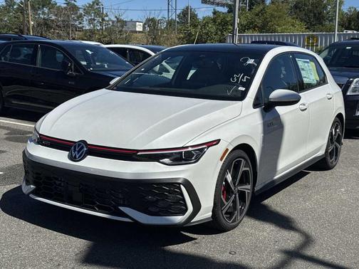 2025 Volkswagen Golf GTI 2.0T SE