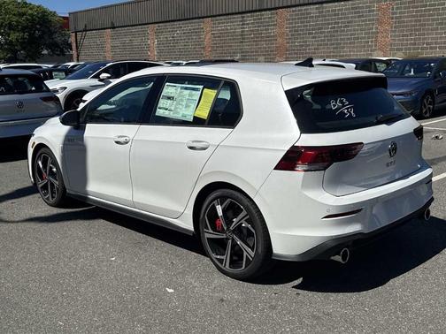2025 Volkswagen Golf GTI 2.0T SE