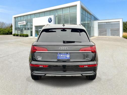 Mythos Black Metallic 2021 Audi Q5 45 Premium