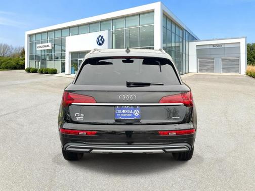 Mythos Black Metallic 2021 Audi Q5 45 Premium