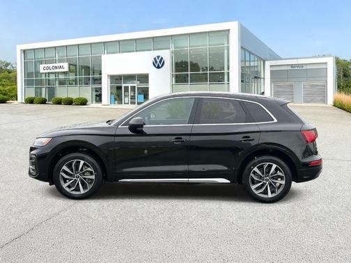 Mythos Black Metallic 2021 Audi Q5 45 Premium