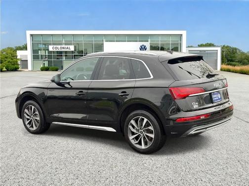Mythos Black Metallic 2021 Audi Q5 45 Premium