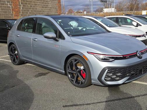 2025 Volkswagen Golf GTI 2.0T SE