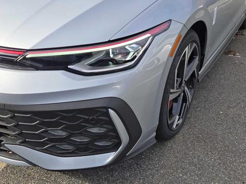 2025 Volkswagen Golf GTI 2.0T SE