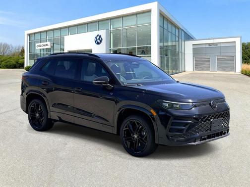 Deep Black Pearl 2026 Volkswagen Tiguan 2.0T SE R-Line Black