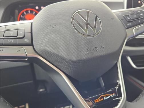Deep Black Pearl Effect 2026 Volkswagen Atlas 2.0T Peak Edition