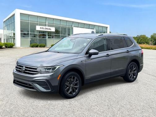 Platinum Gray Metallic 2024 Volkswagen Tiguan 2.0T SE