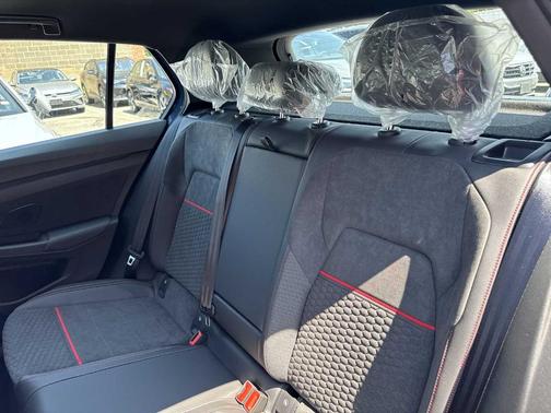 2025 Volkswagen Golf GTI 2.0T SE