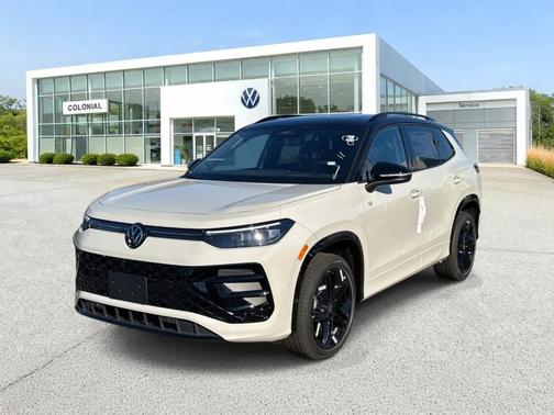 2026 Volkswagen Tiguan 2.0T SE R-Line Black