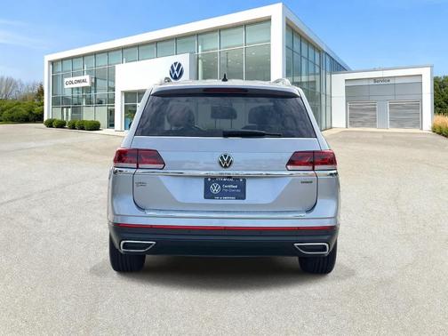 Pyrite Silver Metallic 2023 Volkswagen Atlas 2.0T SE