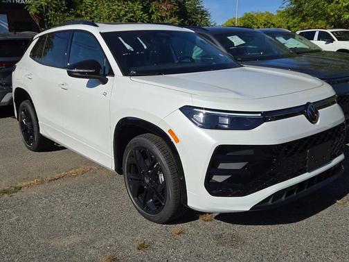 2025 Volkswagen Tiguan 2.0T SE R-Line Black