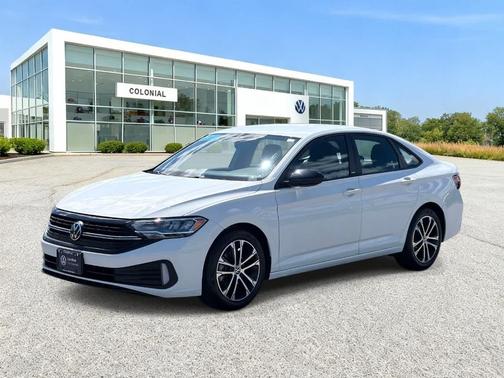 Pure White 2023 Volkswagen Jetta 1.5T Sport