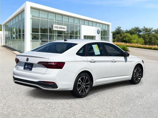 Pure White 2023 Volkswagen Jetta 1.5T Sport