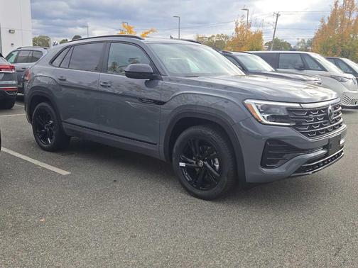 2026 Volkswagen Atlas Cross Sport 2.0T SEL R-Line Black