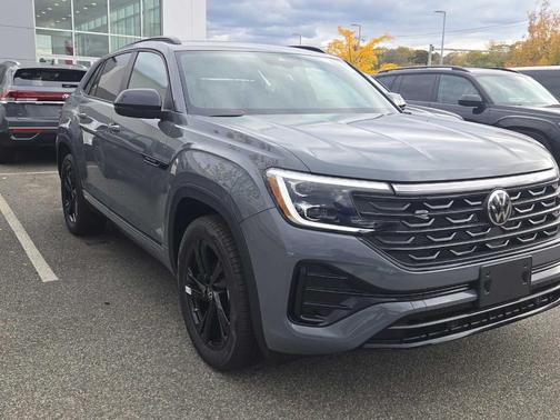 2026 Volkswagen Atlas Cross Sport 2.0T SEL R-Line Black