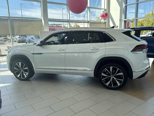 2025 Volkswagen Atlas Cross Sport 2.0T SEL Premium R-Line