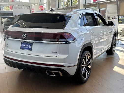 2025 Volkswagen Atlas Cross Sport 2.0T SEL Premium R-Line