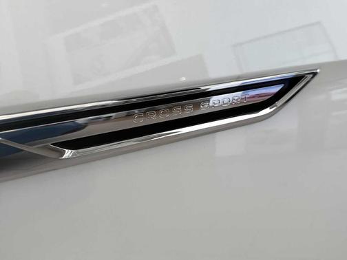 2025 Volkswagen Atlas Cross Sport 2.0T SEL Premium R-Line