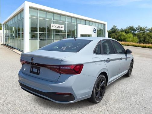 Alpine Grey 2025 Volkswagen Jetta 1.5T SE