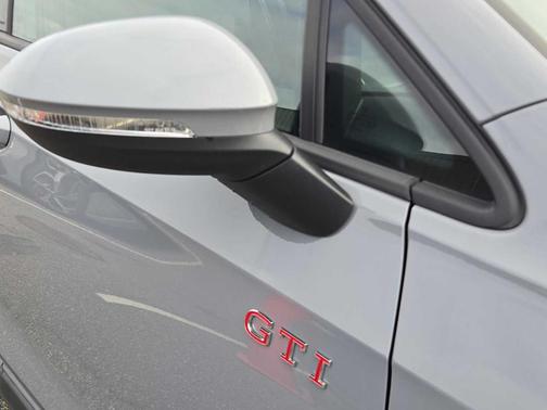 2026 Volkswagen Golf GTI SE