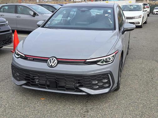 2026 Volkswagen Golf GTI SE