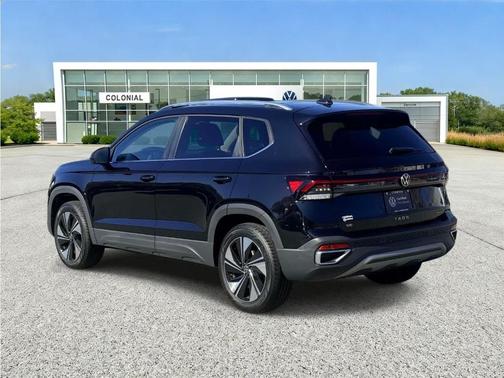 Deep Black Pearl Effect 2025 Volkswagen Taos 1.5T SE