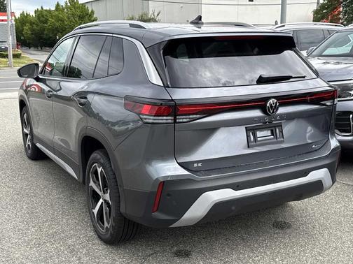 2025 Volkswagen Tiguan 2.0T SE