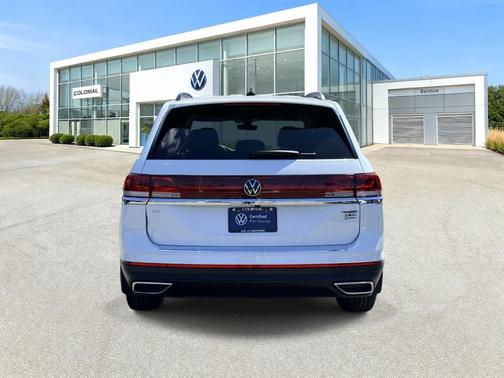 Pure White 2025 Volkswagen Atlas 2.0T SE