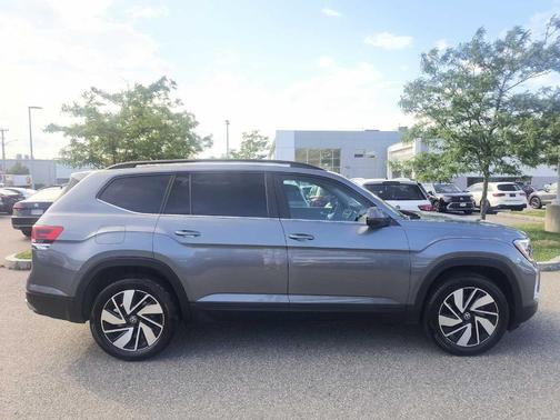 2025 Volkswagen Atlas 2.0T SE