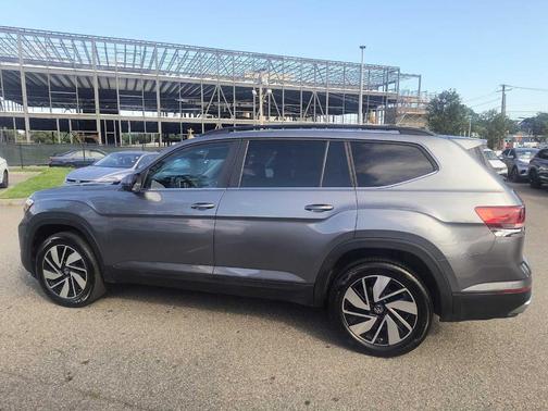 2025 Volkswagen Atlas 2.0T SE