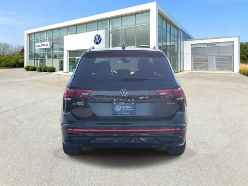 2024 Volkswagen Tiguan 2.0T SE R-Line Black