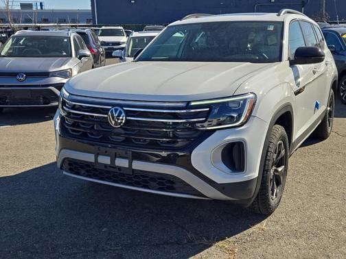 2025 Volkswagen Atlas 2.0T Peak Edition